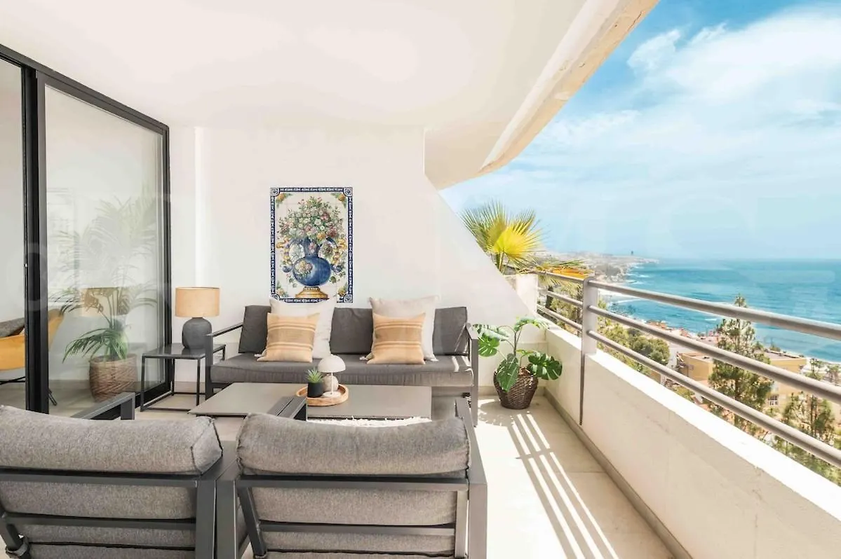 Апартаменты Hillside Gem, Panoramic Sea Views And 2 Terraces Rems Малага