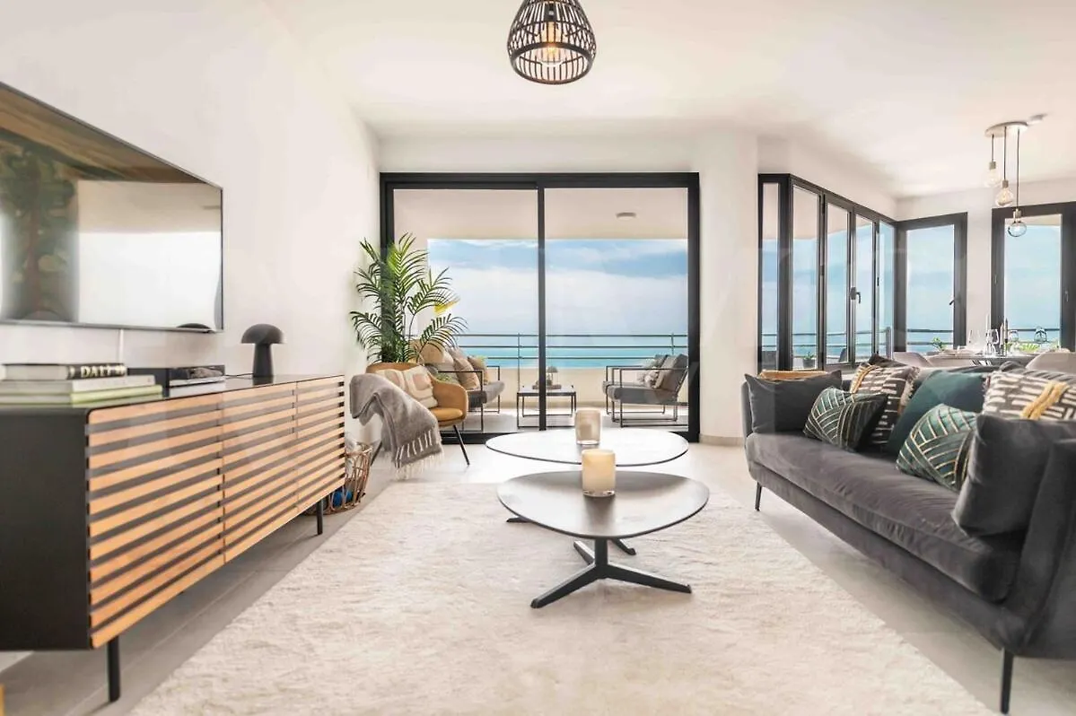 Апартаменты Hillside Gem, Panoramic Sea Views And 2 Terraces Rems Малага