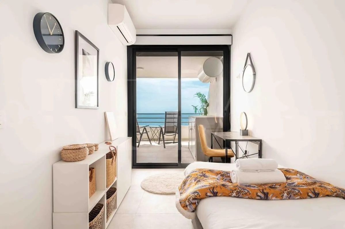 Апартаменты Hillside Gem, Panoramic Sea Views And 2 Terraces Rems Малага